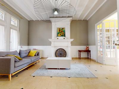 Maison traditionnelle - 420 m² - 14 pièces