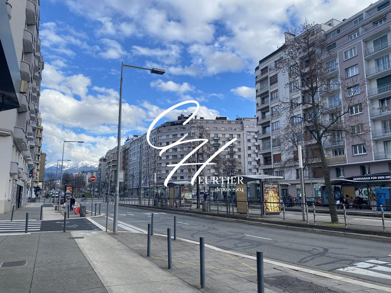 Appartement - 96 m² - 3 pièces