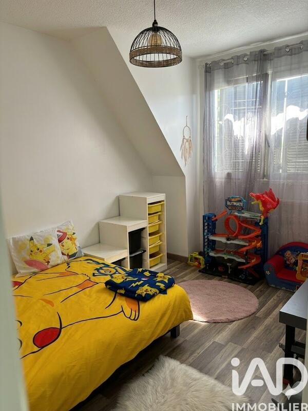 Maison - 90 m² - 5 pièces