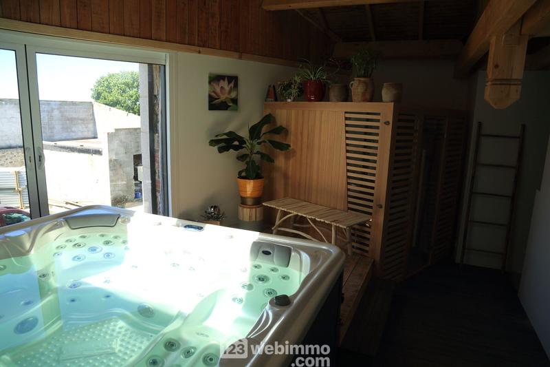 Maison de ville - 417 m² - 20 pièces