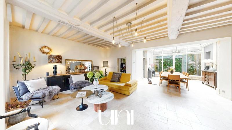 Maison - 300 m² - 9 pièces