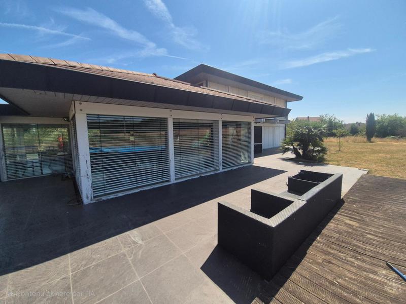 Maison - 229 m² - 6 pièces