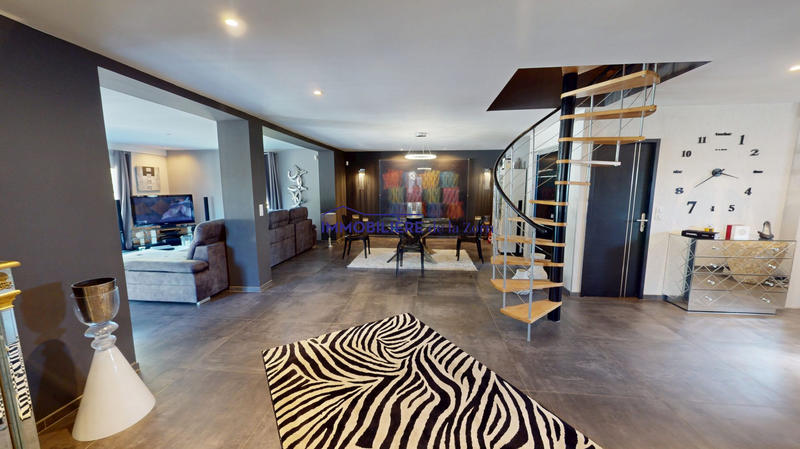 Maison - 199 m² - 6 pièces