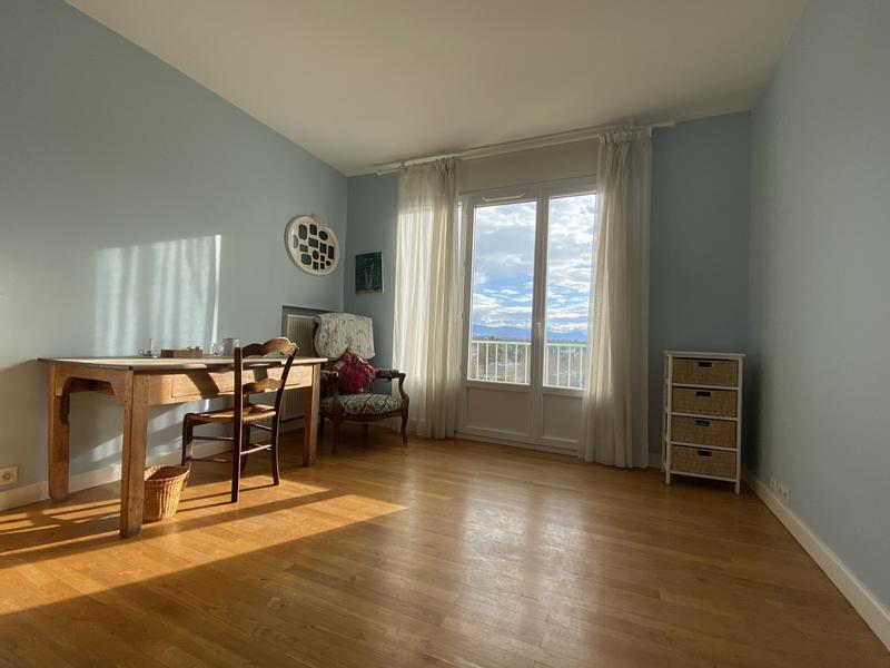 Appartement - 98 m² - 5 pièces