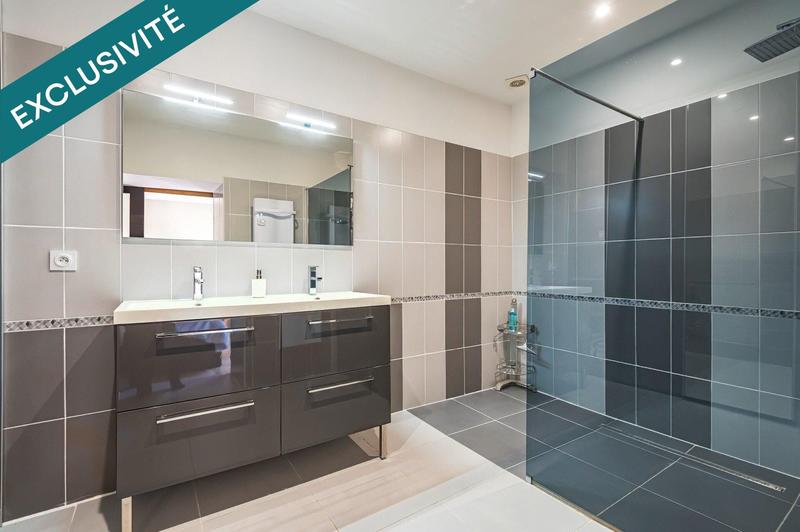 Maison - 267 m² - 10 pièces