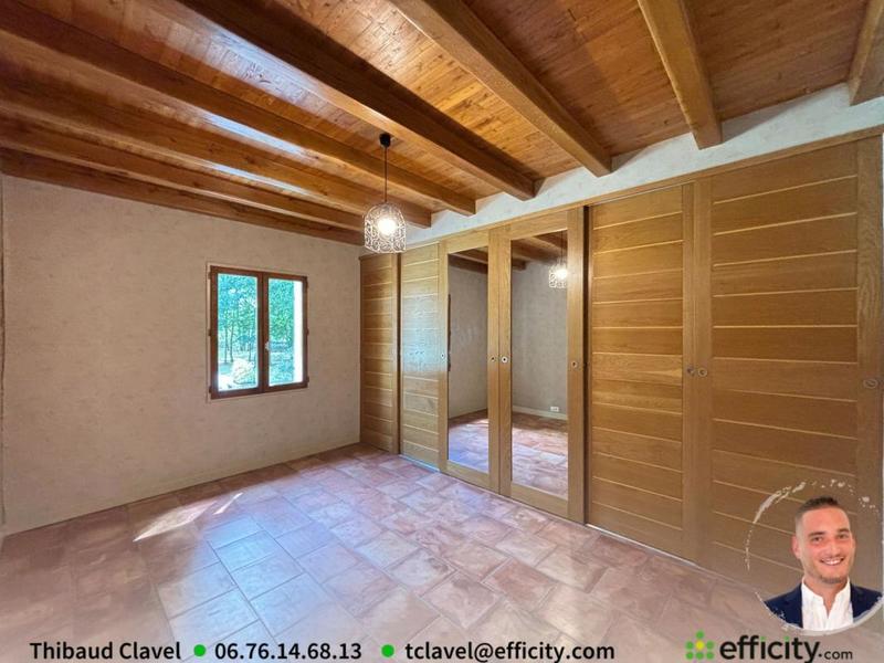 Maison - 215 m² - 8 pièces