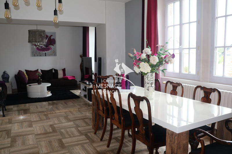 Demeure - 270 m² - 10 pièces