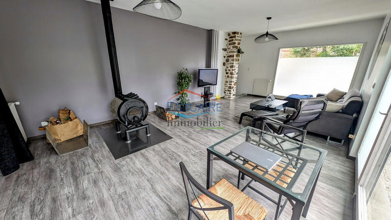 Maison traditionnelle - 207 m² - 6 pièces