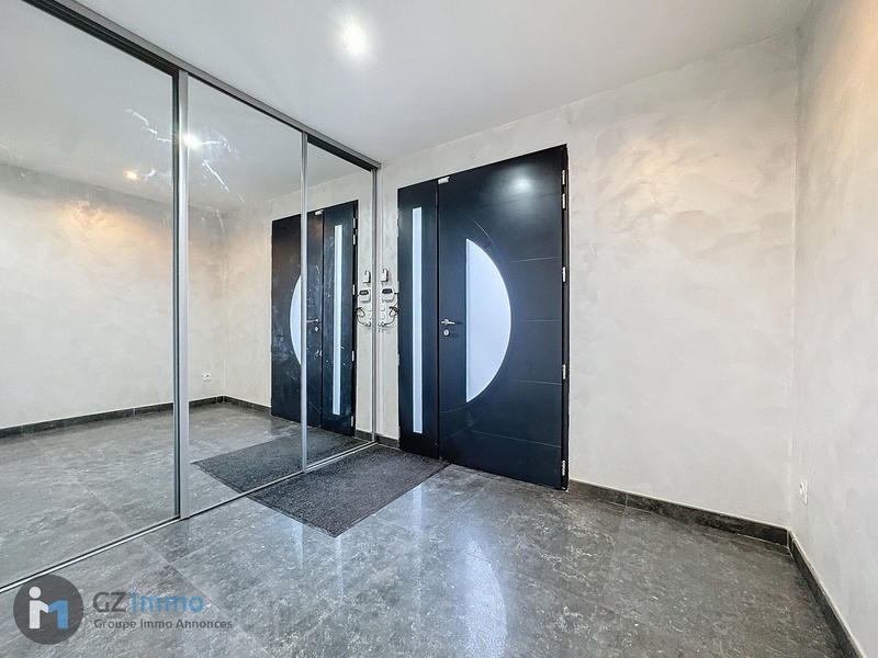 Maison - 214 m² - 7 pièces