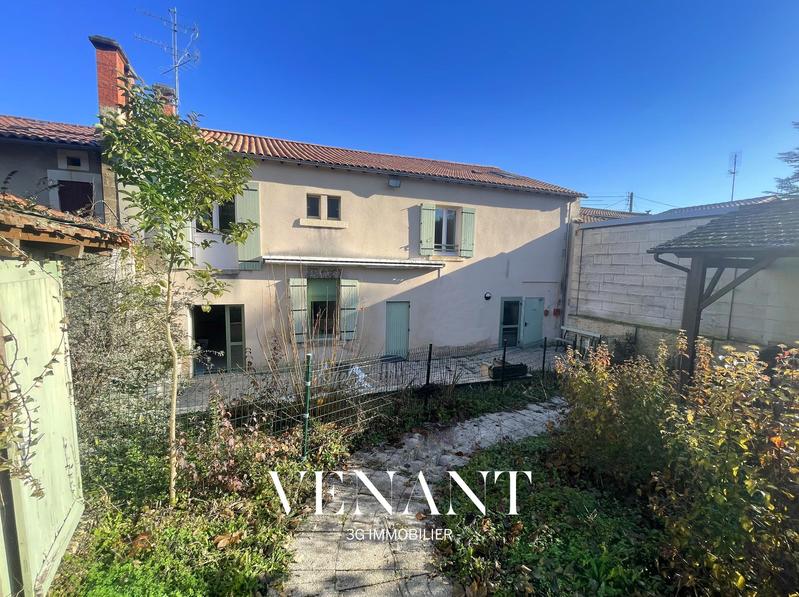 Maison - 260 m² - 9 pièces