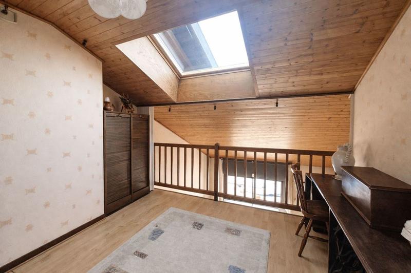 Maison traditionnelle - 219 m² - 7 pièces