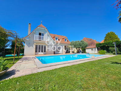 Maison - 140 m² - 6 pièces