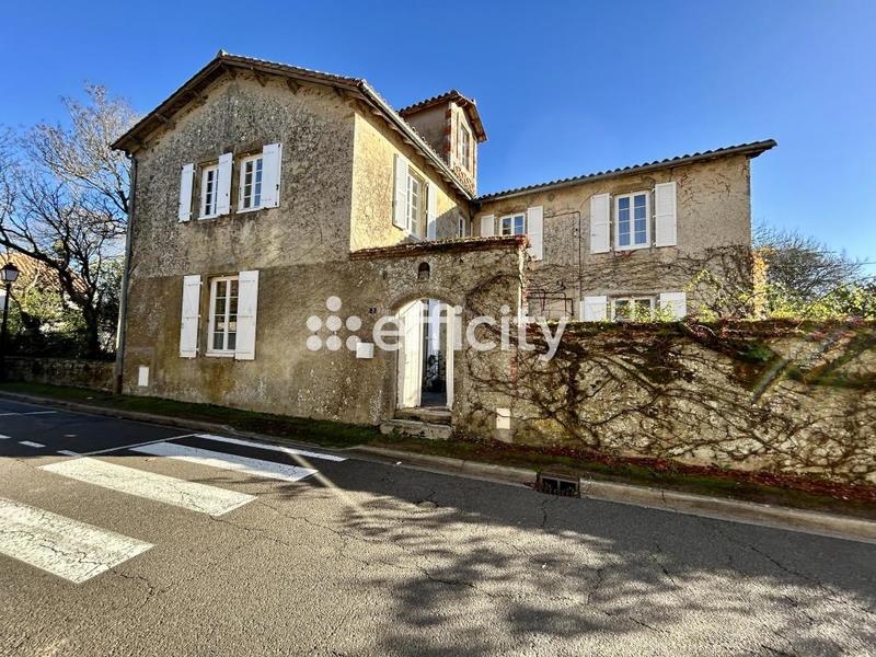 Maison - 180 m² - 8 pièces