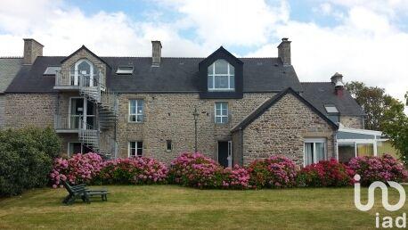 Maison - 465 m² - 17 pièces