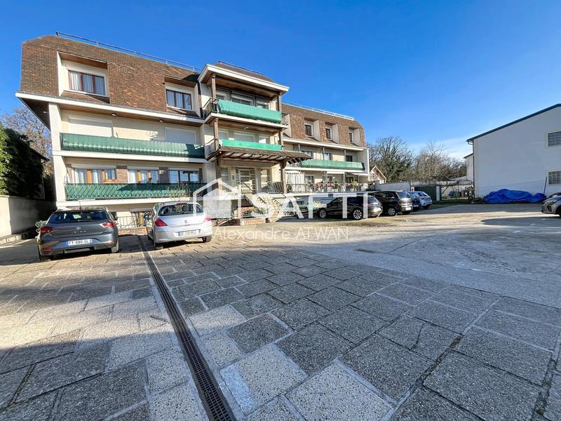 Appartement - 100 m² - 4 pièces