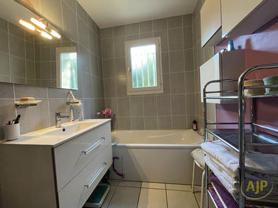 Maison - 84 m² - 4 pièces