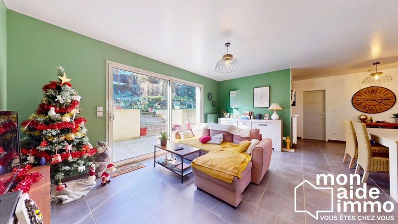 Maison - 94 m² - 5 pièces