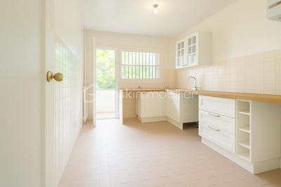 Appartement - 75 m² - 4 pièces