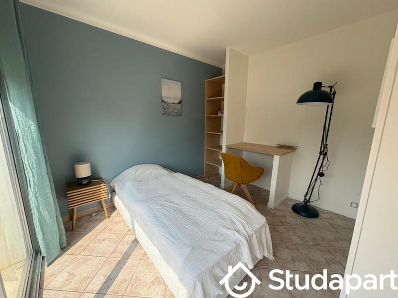 Chambre - 10 m² - 1 pièce