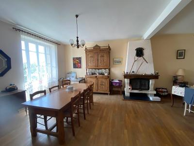 Maison - 112 m² - 7 pièces