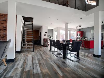 Loft - 160 m² - 4 pièces