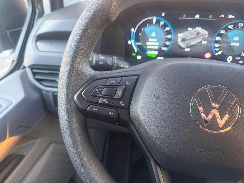 Volkswagen Transporter E Van (64kwh/210kw) L1