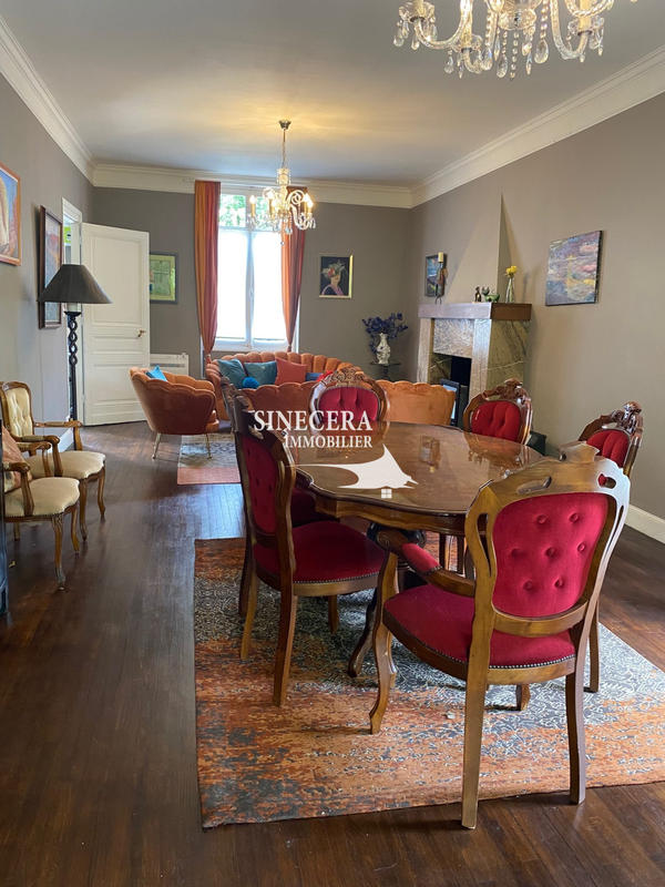 Maison - 220 m² - 7 pièces