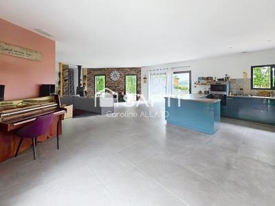 Maison - 138 m² - 4 pièces