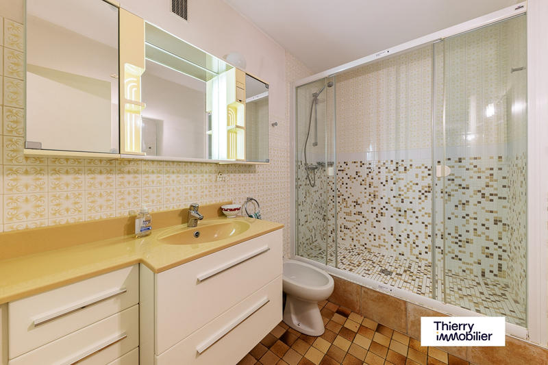 Appartement - 85 m² - 4 pièces