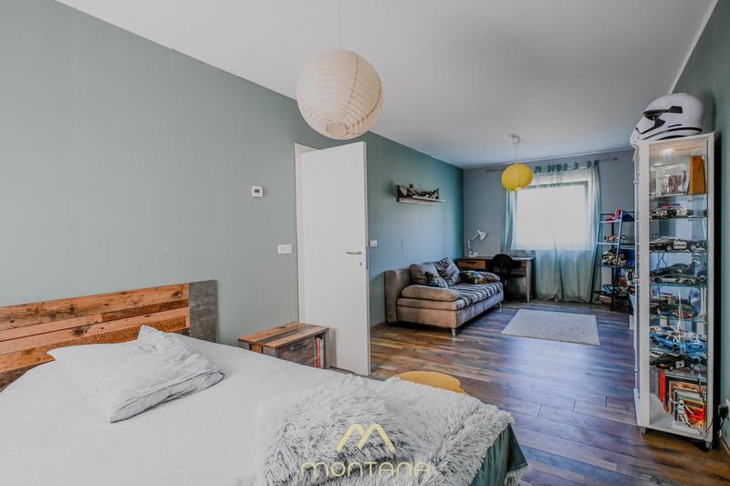 Maison - 260 m² - 5 pièces