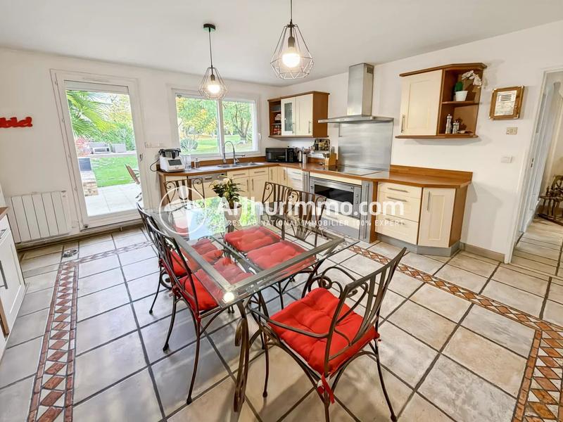 Maison - 210 m² - 7 pièces