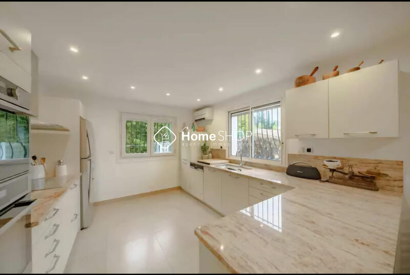 Mas - 510 m² - 10 pièces