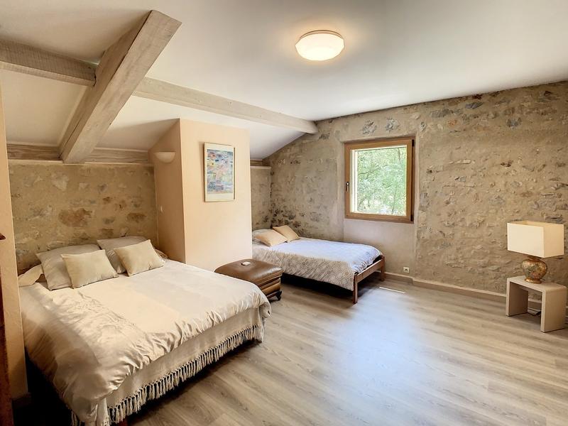 Maison - 200 m² - 6 pièces