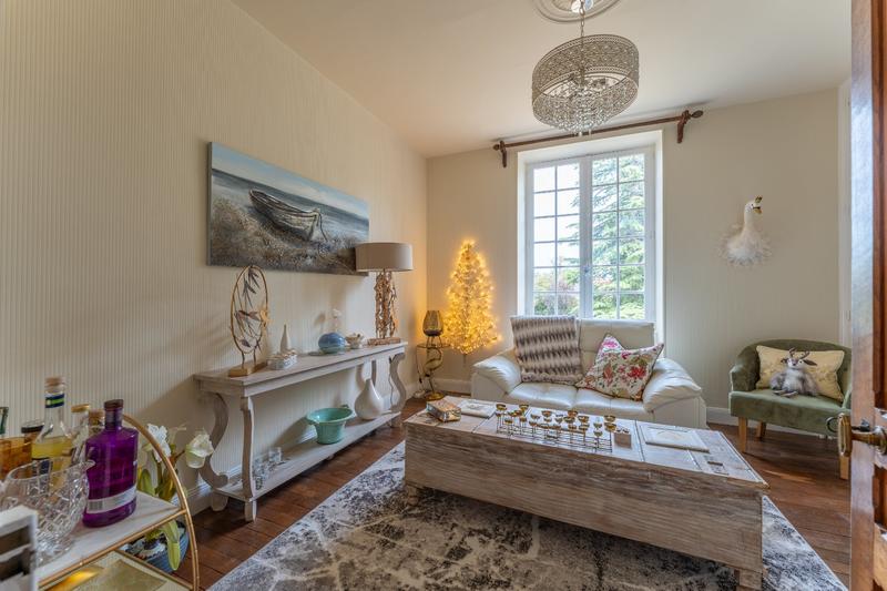 Maison - 340 m² - 12 pièces