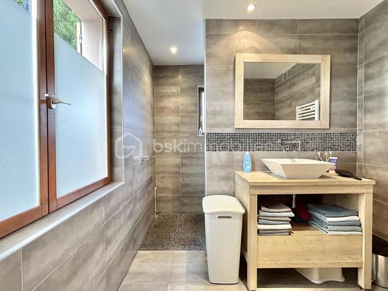 Maison - 144 m² - 4 pièces