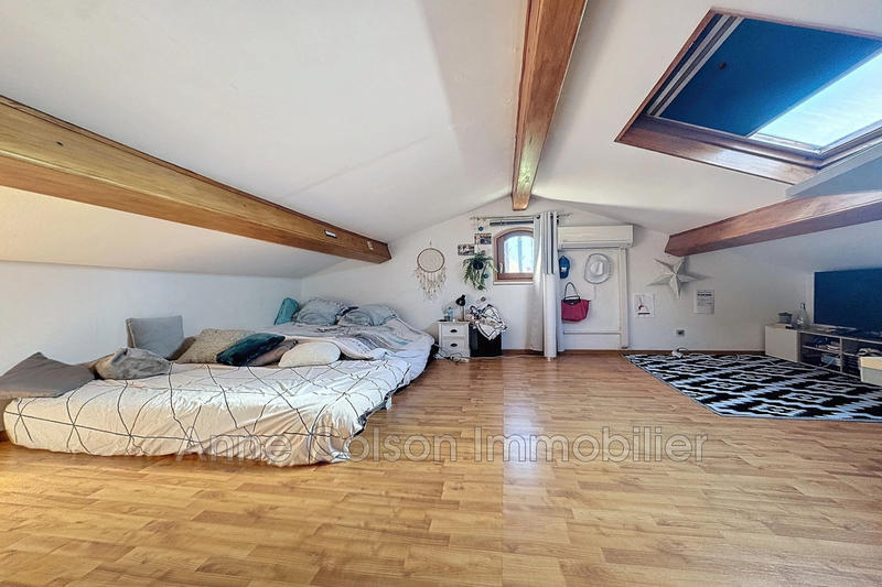 Maison - 201 m² - 7 pièces