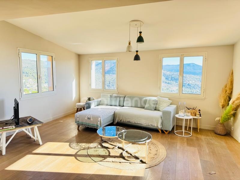 Appartement - 150 m² - 3 pièces