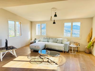 Appartement - 150 m² - 3 pièces