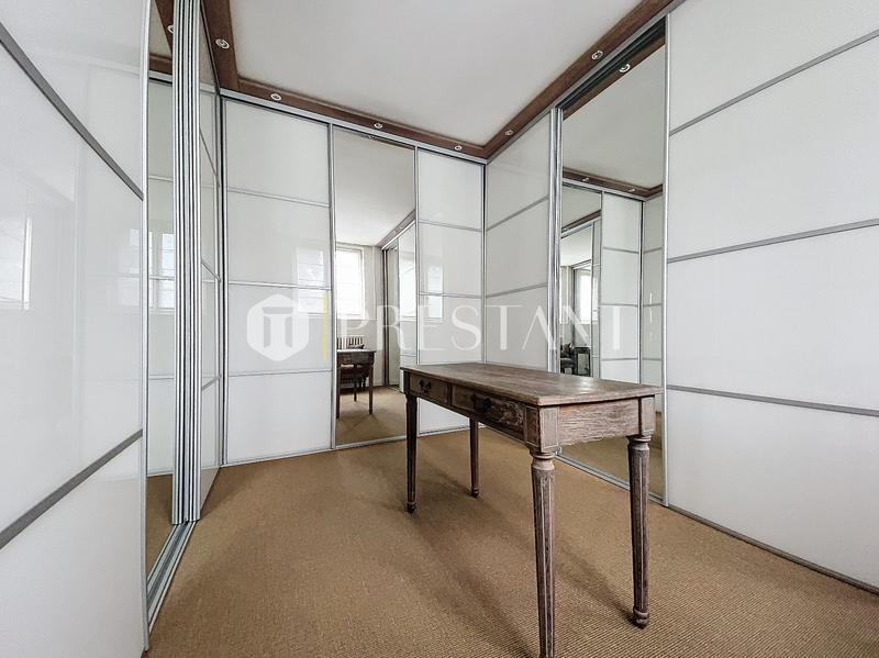 Maison - 300 m² - 9 pièces