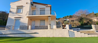 Maison - 151 m² - 6 pièces