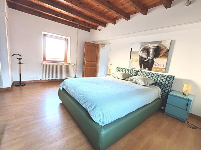 Appartement - 90 m² - 4 pièces