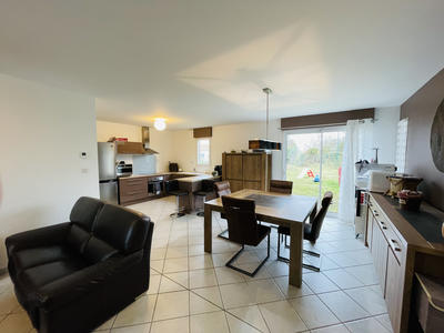 Maison - 93 m² - 5 pièces