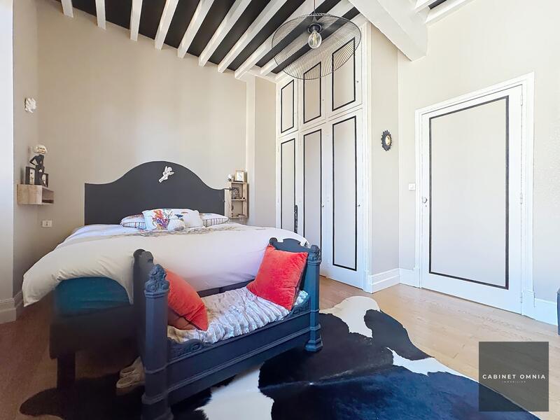 Appartement - 212 m² - 6 pièces