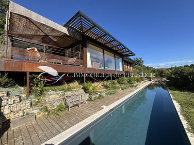 Villa - 200 m² - 5 pièces