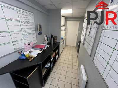 Local d'activités - 432 m²