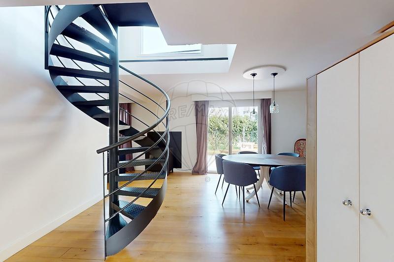 Maison d'architecte - 130 m² - 4 pièces