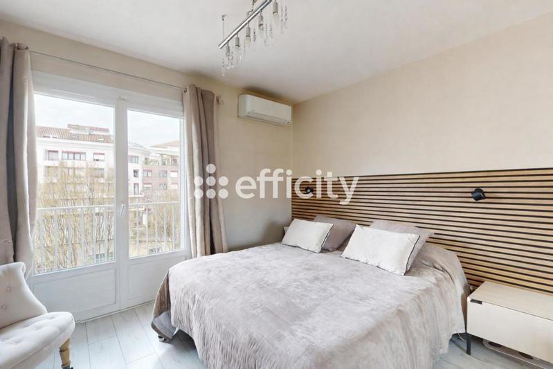 Appartement - 95 m² - 5 pièces