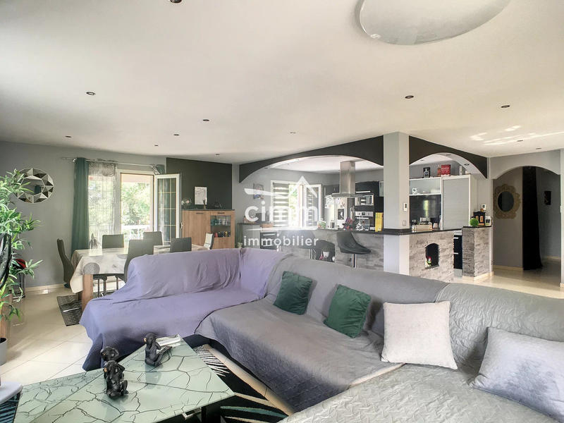 Maison - 194 m² - 6 pièces