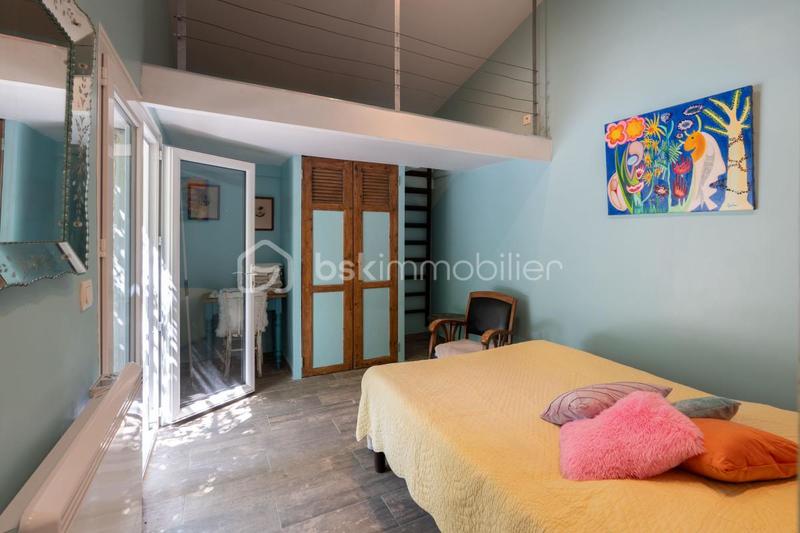 Demeure - 240 m² - 9 pièces