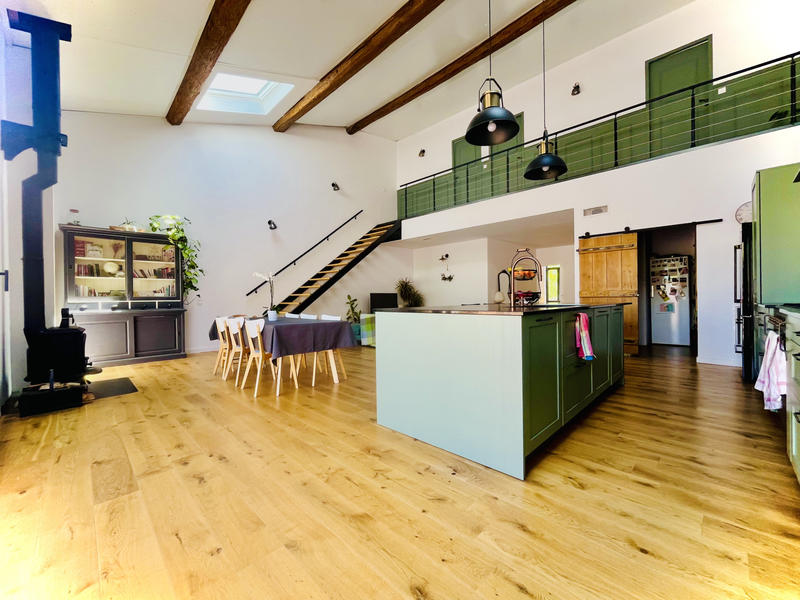 Maison - 200 m² - 7 pièces